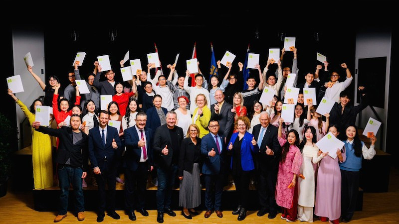 Церемония выпуска курса сестринского дела для вьетнамских студентов.