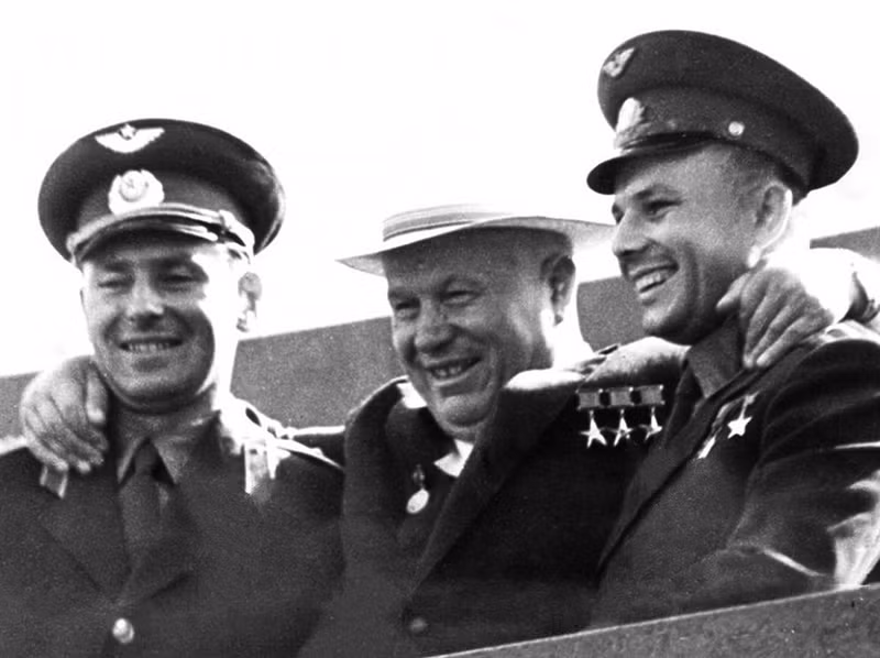 Уникальные фото летчика-космонавта Юрия Гагарина ảnh 5