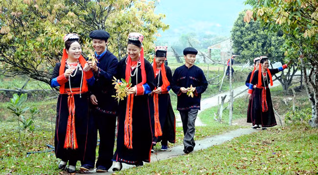 Красота костюмов представителей народности Зао ảnh 1