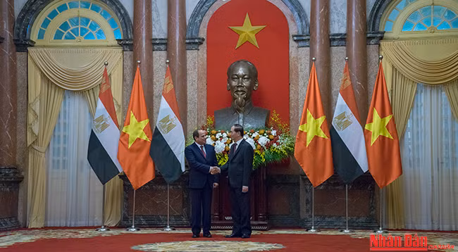 Руководители Вьетнама приняли Президента Египта Абдель Фаттаха ас-Сиси ảnh 4 Руководители Вьетнама приняли Президента Египта Абдель Фаттаха ас-Сиси ảnh 4