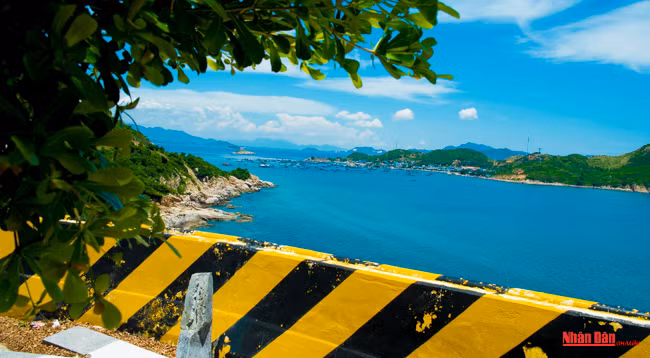 Наслаждаемся одной из самых красивых дорог вдоль морского побережья Вьетнама ảnh 4