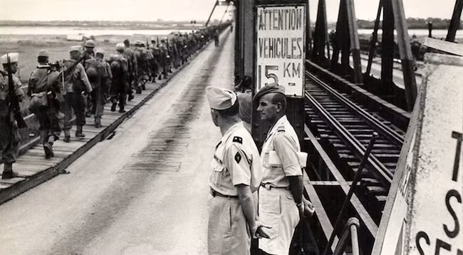 Мост Лонгбьен - столетняя архитектура ảnh 3