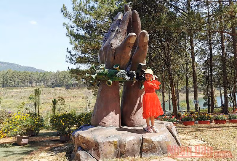 Парк «Covid-19» и вера в победу над пандемией ảnh 9