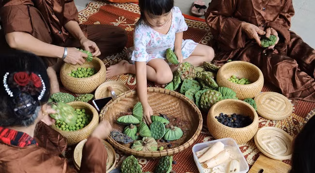 Приятный аромат лотоса в родном городе Президента Хо Ши Мина в мае ảnh 8