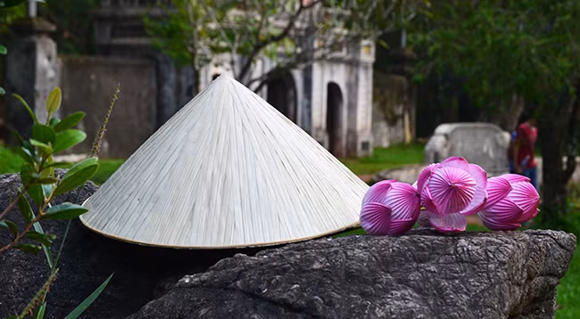Как вьетнамцы делают конические шляпы «Нон Ла» ảnh 6