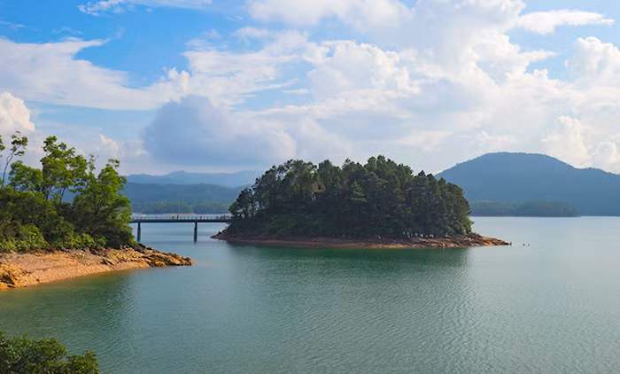 Озеро Кего – очаровательный зеленый оазис в провинции Хатинь ảnh 4