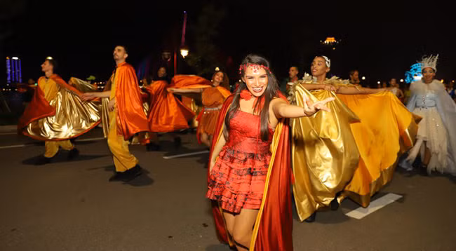 Оживленный Уличный карнавал в Дананге по случаю Нового года ảnh 3