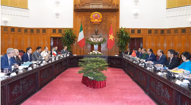 Вьетнам придает важное значение развитию отношений стратегического партнерства с Италией ảnh 2