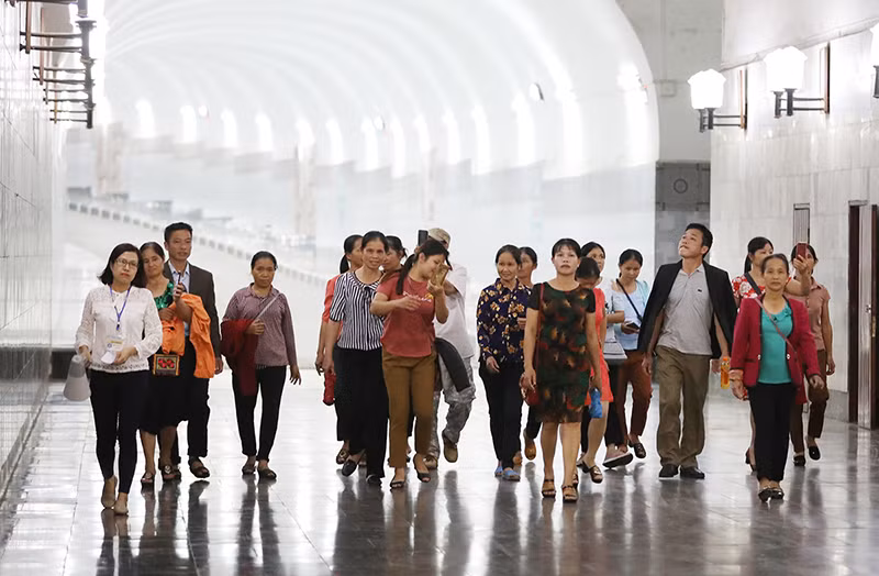 Гидроэлектростанция Хоабинь – великолепное сооружение 20-го века ảnh 10