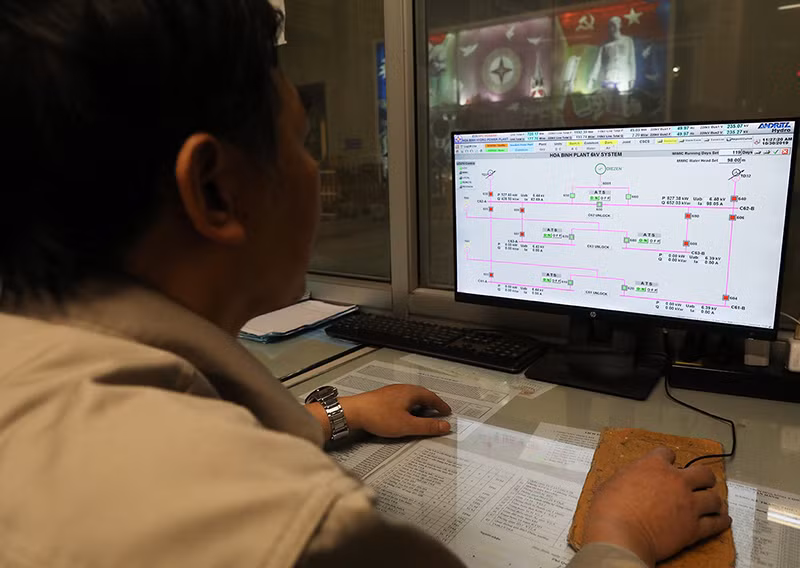 Гидроэлектростанция Хоабинь – великолепное сооружение 20-го века ảnh 7