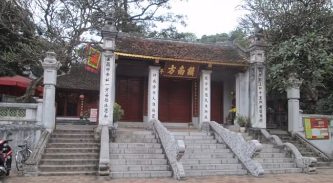 Четыре священных храма, защищающих Тханглонг с древних времен ảnh 4 Четыре священных храма, защищающих Тханглонг с древних времен ảnh 4