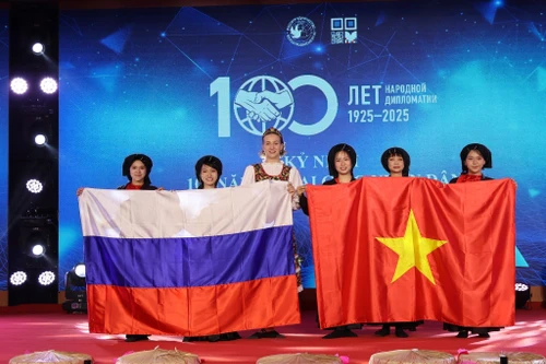Празднование 100-летия народной дипломатии России в Ханое: прочные нити дружбы, соединяющие два народа