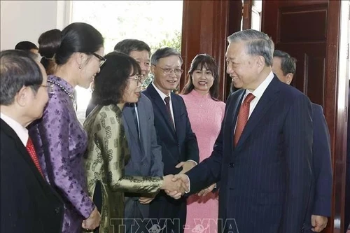 Генеральный секретарь То Лам и делегаты. (Фото: ВИА).