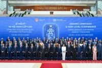 Президент Вьетнама Лыонг Кыонг, Генеральный секретарь ООН, руководители и представители государств на церемонии открытия для подписания Конвенции ООН против киберпреступности. (Фото: Тхюи Нгуен)