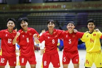 Вьетнамские игроки празднуют победу в финальном матче. (Фото: Федерация футбола Вьетнама)