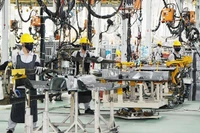 Внутренним предприятиям необходимо повышать конкурентоспособность, чтобы эффективно использовать возможности, которые открывает ВРЭП. (Фото: Нг. Нам)