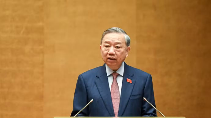 Генеральный секретарь ЦК КПВ То Лам выступает на сессии. Фото: Линь Нгуен