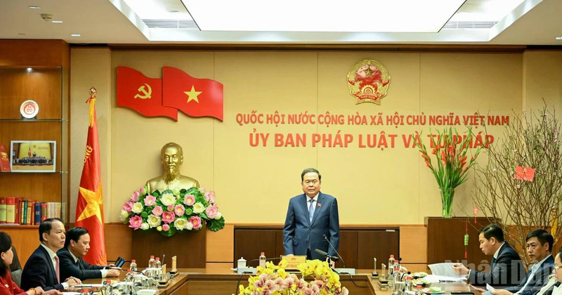 Председатель НС Чан Тхань Ман посетил и провёл рабочие встречи с комитетами НС и Государственным аудитом