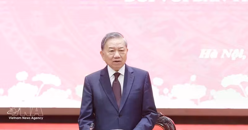 Генсек То Лам: Постоянному бюро Ханойского парткома необходимо и далее максимально развивать дух решительной работы