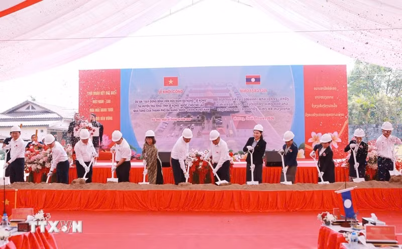 Церемония закладки первого камня проекта строительства Больницы дружбы Дананг-Секонг.