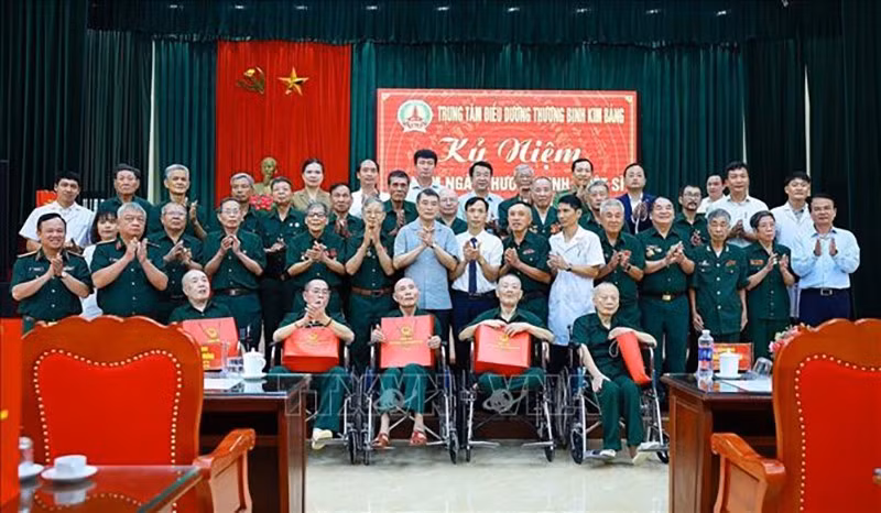 vna-potal-thu-tuong-tham-trung-tam-dieu-duong-thuong-binh-kim-bang-stand-1.jpg