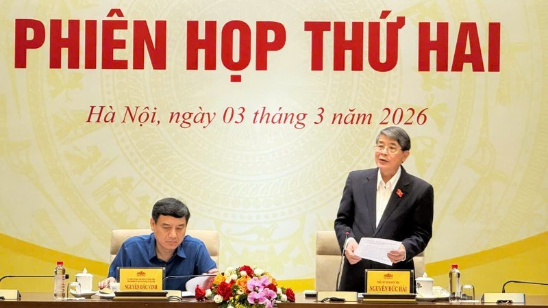 Заместитель Председателя НС Нгуен Дык Хай, глава Подкомитета по информационно-пропагандистской работе Национального избирательного совета, председательствует на втором заседании Подкомитета.