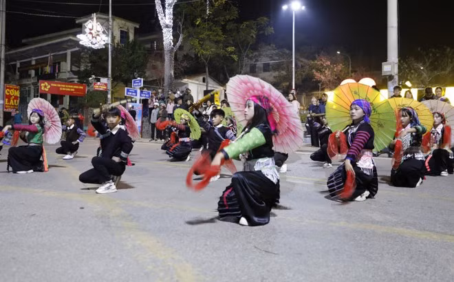 Уличный фестиваль — одно из мероприятий, привлекающих туристов в рамках события. Фото: ВИА