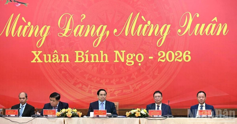 Премьер-министр Фам Минь Тьинь председательствует на рабочем заседании Вьетнамской академии наук и технологий.