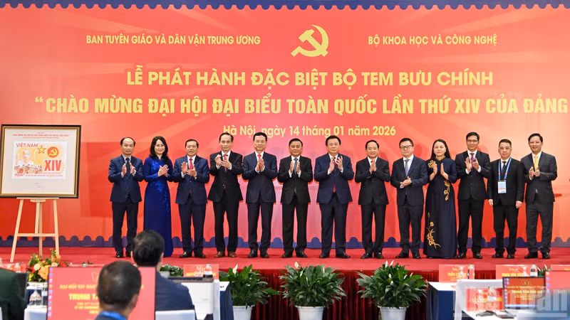 Церемония выпуска набора почтовых марок «Добро пожаловать на XIV съезд КПВ».