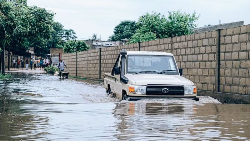 Район, пострадавший от наводнения, в провинции Мапуту (Мозамбик), 12 января 2026 года. Фото: Синьхуа
