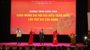 Церемония открытия программы кинопоказов в честь XIV съезда КПВ.