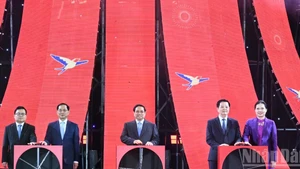 Премьер-министр Фам Минь Тьинь принял участие в церемонии открытия Весенней ярмарки 2026 года