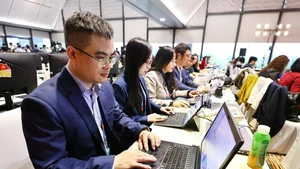 Оживлённая и напряжённая рабочая атмосфера в Пресс-центре XIV Съезда