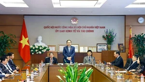 Председатель НС Чан Тхань Ман выступает с речью. (Фото: ВИА)