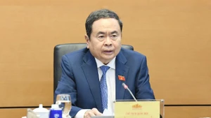 Председатель НС Чан Тхань Ман на заседании.