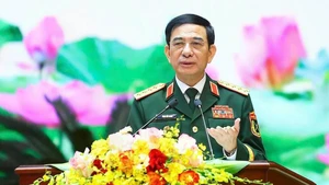 Министр обороны генерал армии Фан Ван Зянг.