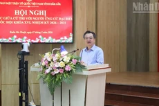 Заведующий Отделом ЦК КПВ по вопросам политики и стратегий Нгуен Тхань Нги выступает с речью.