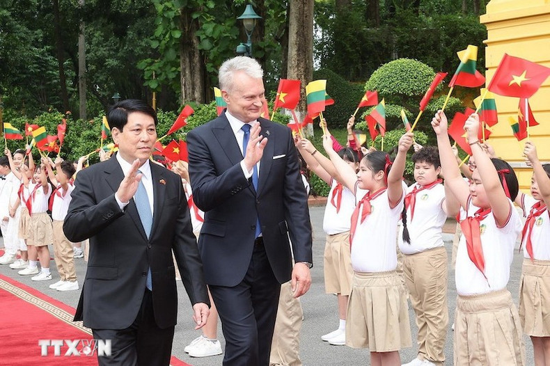 1206-chu-tich-nuoc-viet-nam-litva-6.jpg