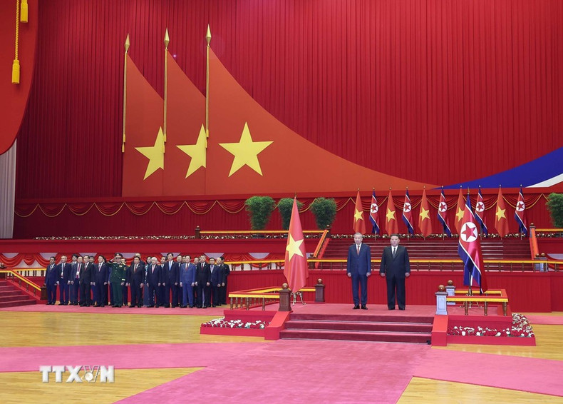 Общий вид церемонии. Фото: ВИА le-don-tong-bi-thu-to-lam-tham-cap-nha-nuoc-toi-chdcnd-trieu-tien-4-1.jpg