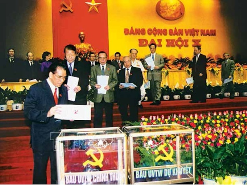 1-cac-dai-bieu-bo-phieu-bau-ban-chap-hanh-trung-uong-dang-khoa-x22-13-37-7.jpg