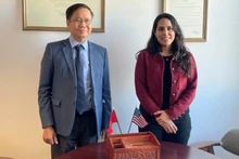 Генеральный консул Хоанг Ань Туан и заместитель мэра Лос-Анджелеса по международным делам Дилприт Сидху. Фото: Консульство Вьетнама в Лос-Анджелесе