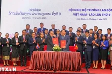 Церемония подписания меморандума о взаимопонимании по сотрудничеству в области труда и поддержки людей, имеющих заслуги перед Родиной. Фото: ВИА