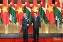 Председатель НС Чан Тхань Ман и Король Абдалла II ибн аль-Хусейн. Фото: Зюи Линь