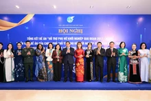 [Фото] Премьер-министр Фам Минь Тьинь председательствовал на конференции по поддержке женского предпринимательства 