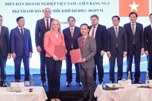 Церемония обмена документами о сотрудничестве между предприятиями Вьетнама и РФ. Фото: ВИА