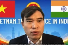 Торговый советник Вьетнама в Индии Буй Чунг Тхыонг выступает на семинаре. Фото: ВИА