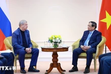 Премьер-министр Фам Минь Тьинь и председатель совета директоров АФК «Система» Владимир Петрович Евтушенков. Фото: ВИА