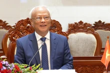 Товарищ Уонг Тю Лыу выступает с речью. Фото: ВИА