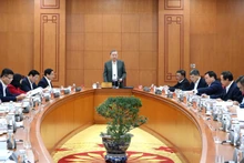 [Фото] Генеральный секретарь ЦК КПВ То Лам провел рабочую встречу с Постоянными бюро подкомитетов XIV съезда Партии 