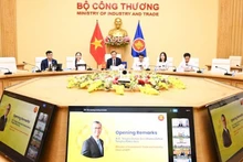 Вьетнамская делегация на онлайн-совещании. Фото: Министерство промышленности и торговли